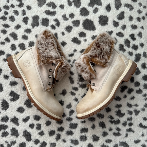 Women’s Timberland Fur Boots - Size 8 - Picture 1 of 8